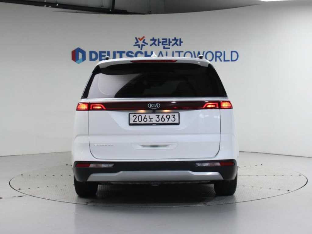 KIA Carnival - Vista 4