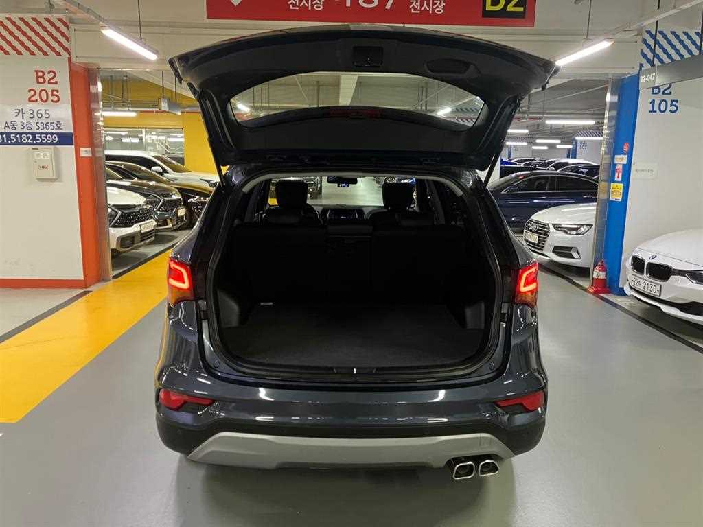 HYUNDAI Santa Fe - Vista 5