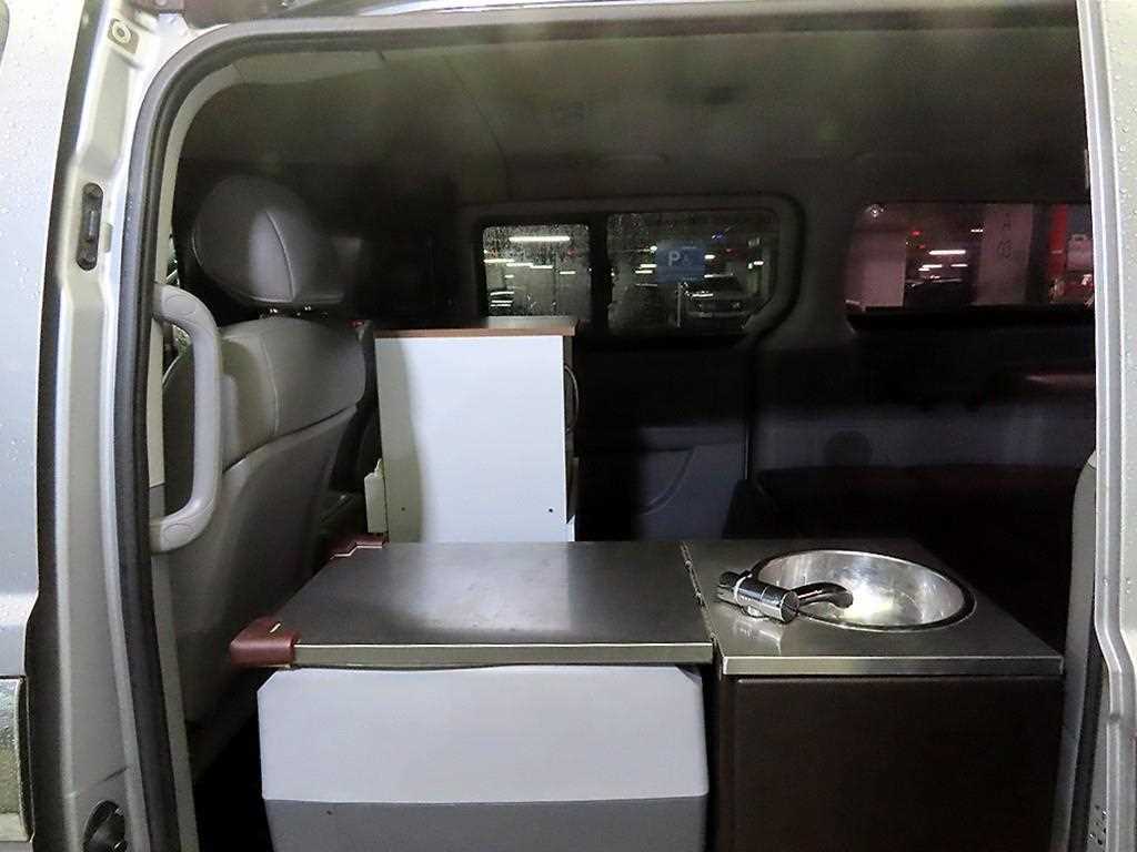 HYUNDAI Starex - Vista 7