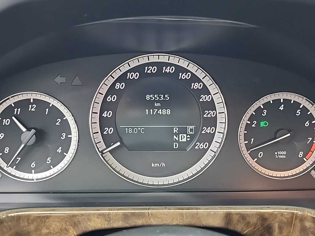 Mercedes Benz E class - Vista 6