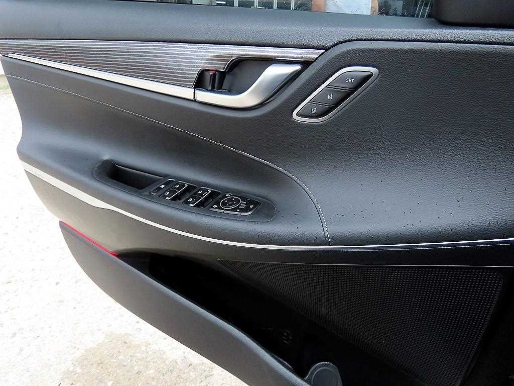 HYUNDAI Grandeur - Vista 11