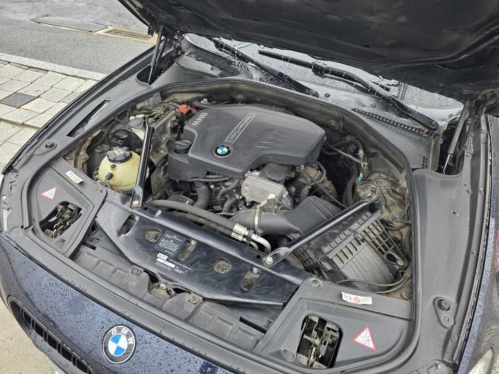 BMW 5 Series - Vista 5