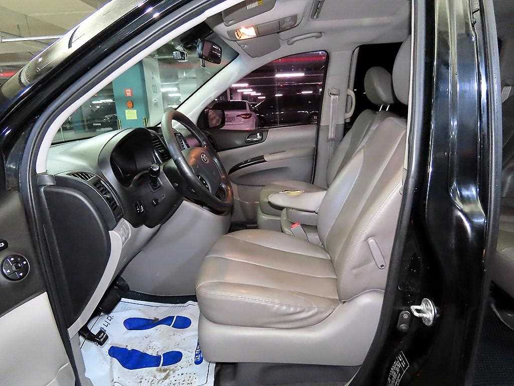 KIA Carnival - Vista 6