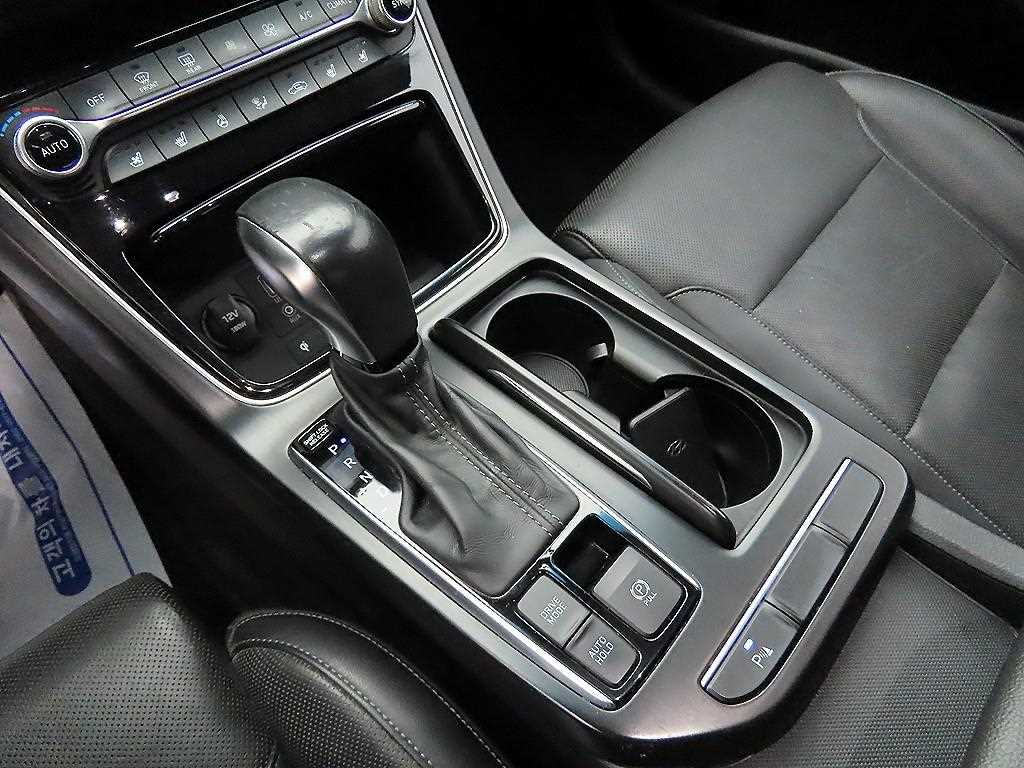 HYUNDAI Grandeur - Vista 10