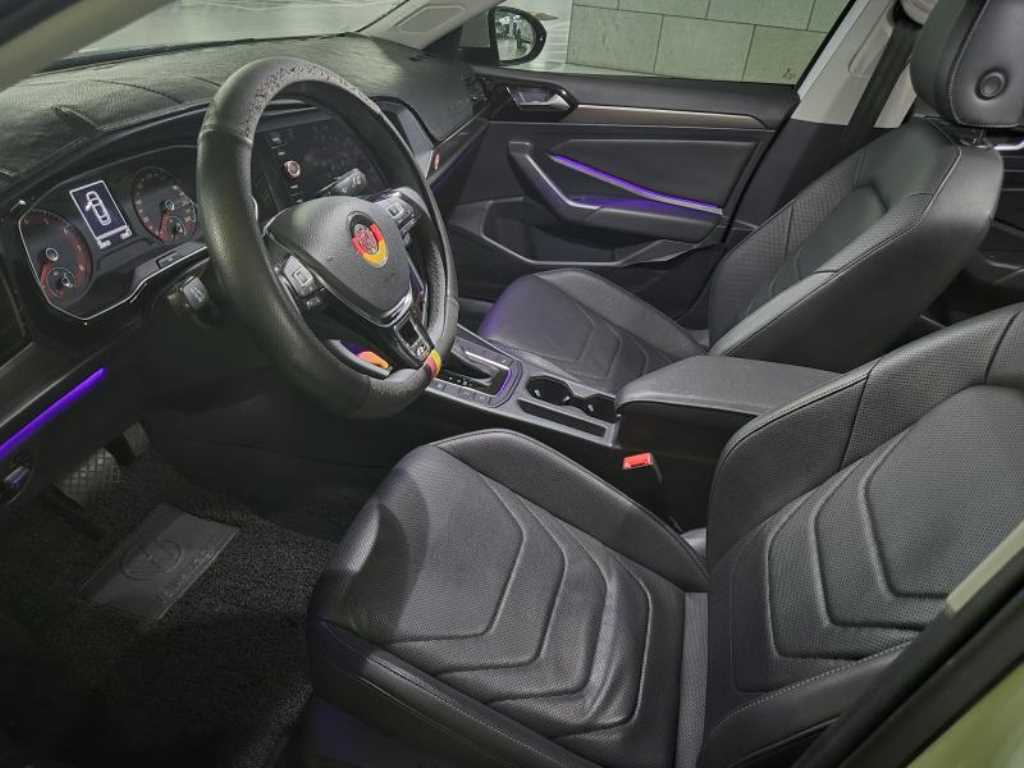 Volkswagen Jetta - Vista 7