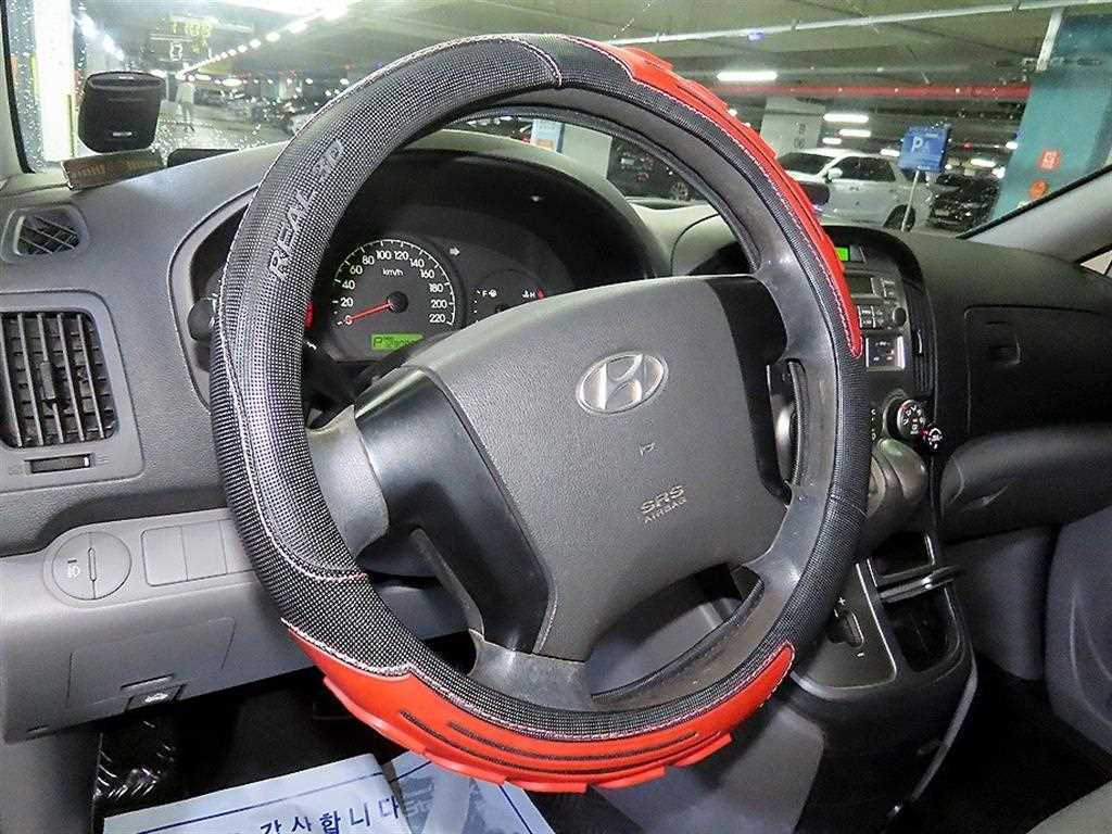 HYUNDAI Starex - Vista 8