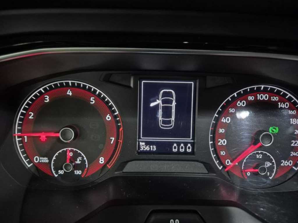 Volkswagen Jetta - Vista 6