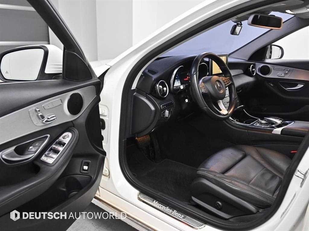 Mercedes Benz C Class - Vista 11