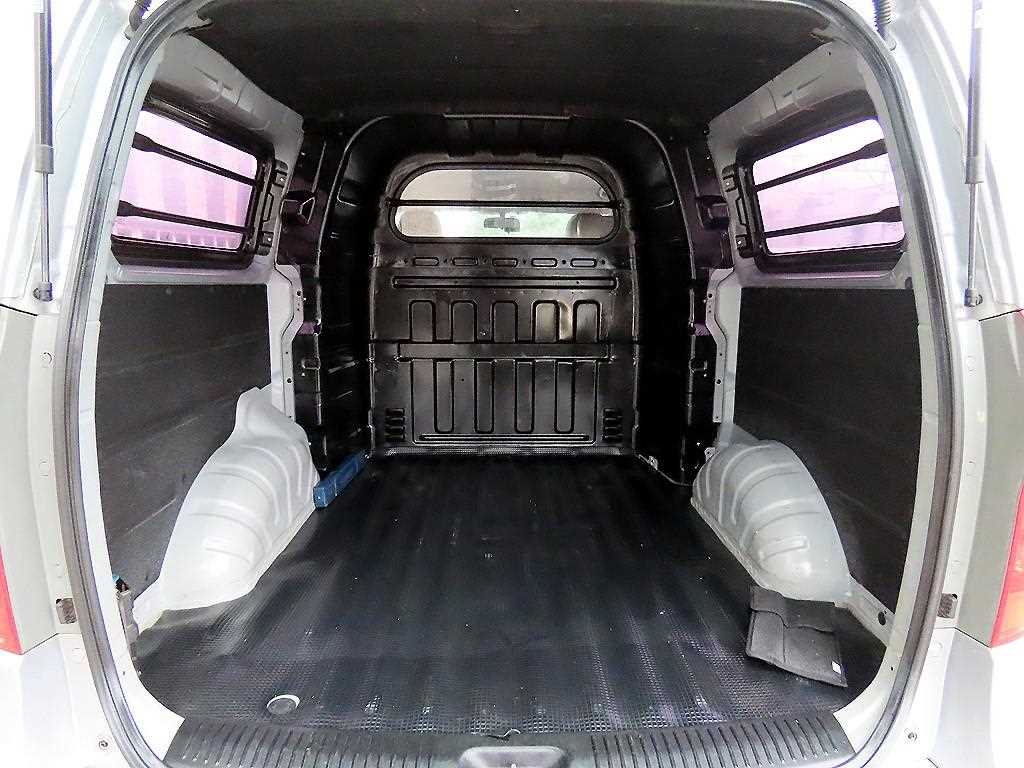 HYUNDAI Starex - Vista 5