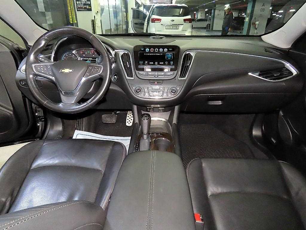 Chevrolet Malibu - Vista 10