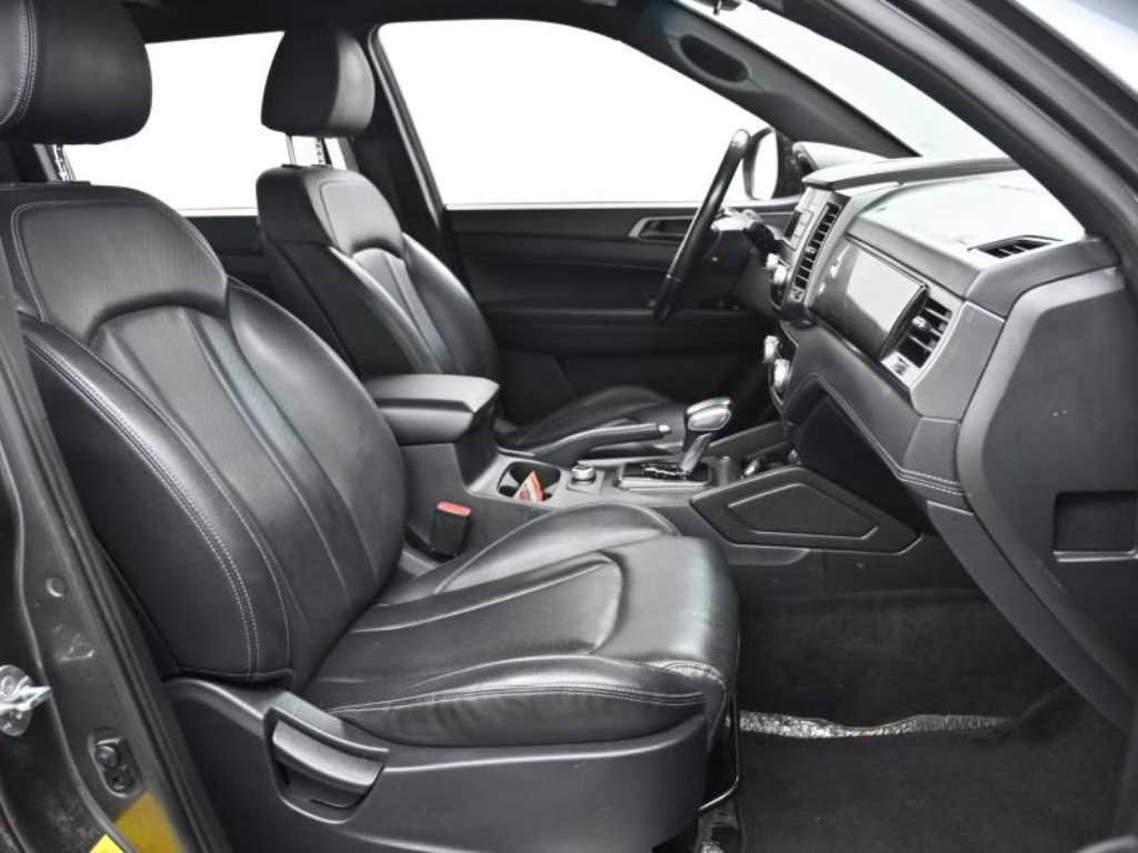 Ssangyong Rexton - Vista 10