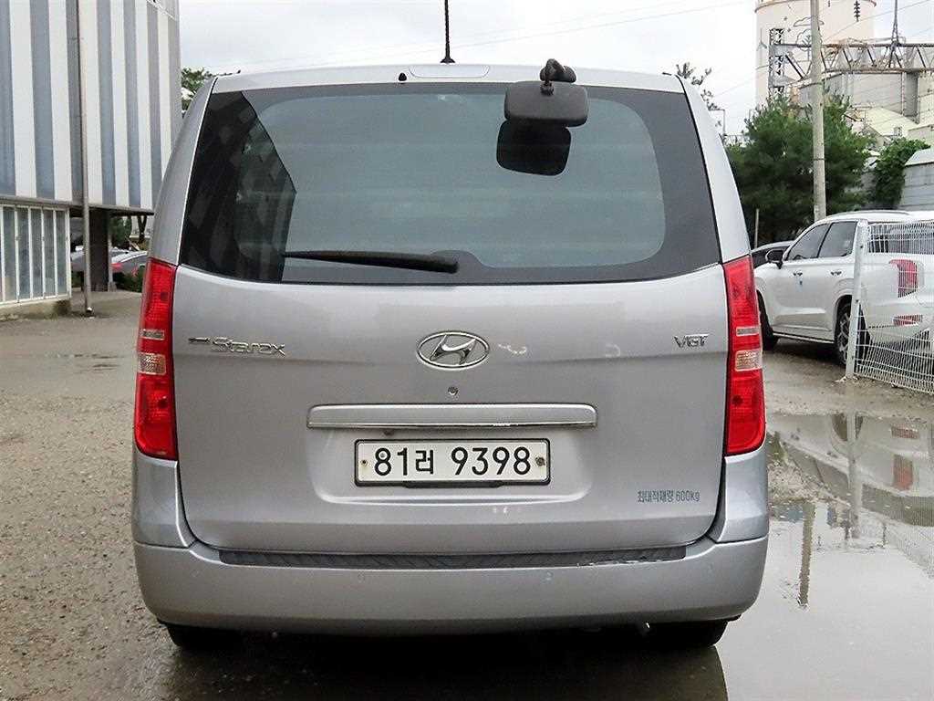 HYUNDAI Starex - Vista 4