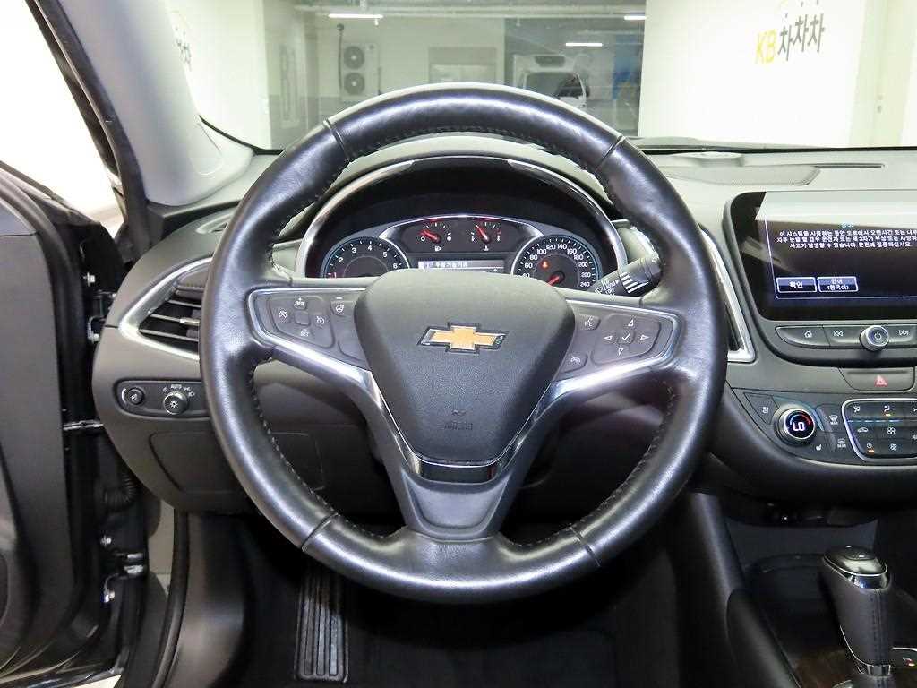 Chevrolet Malibu - Vista 8