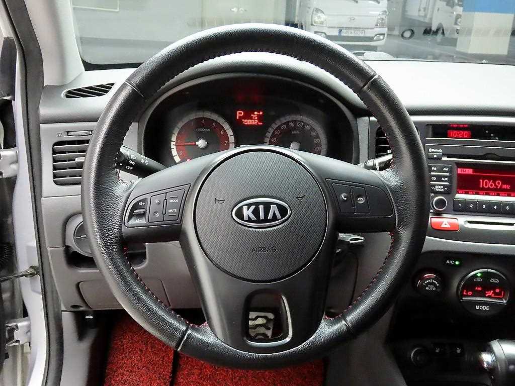 KIA Pride - Vista 7