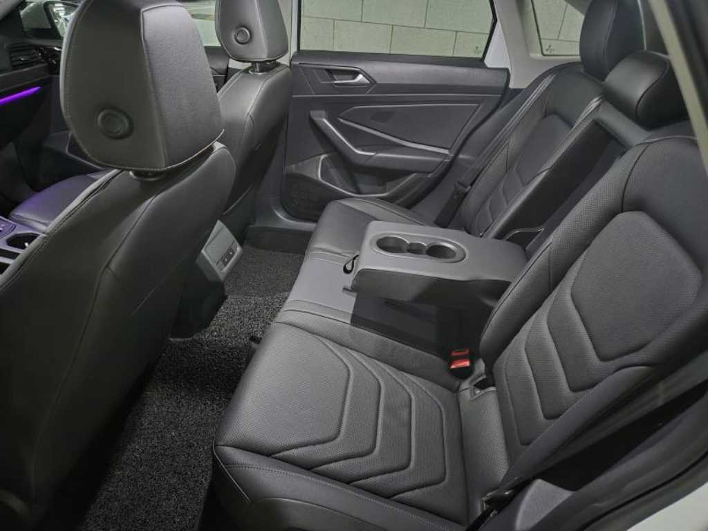 Volkswagen Jetta - Vista 8