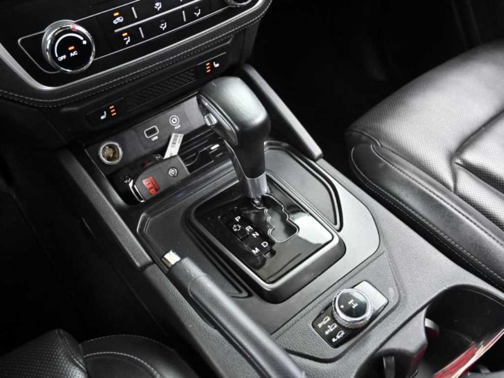 Ssangyong Rexton - Vista 9