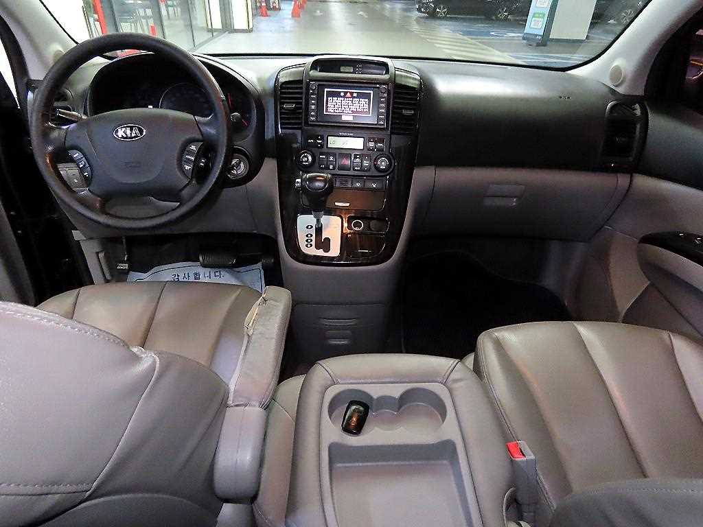 KIA Carnival - Vista 10