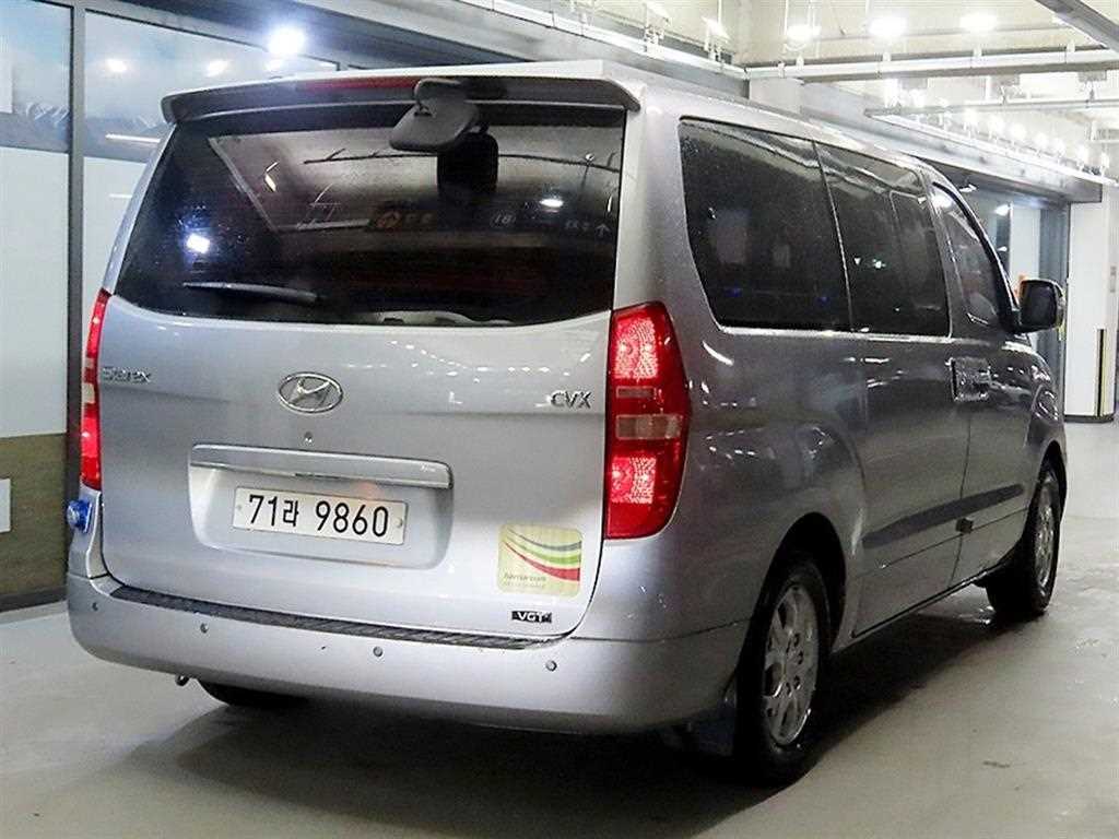 HYUNDAI Starex - Vista 4