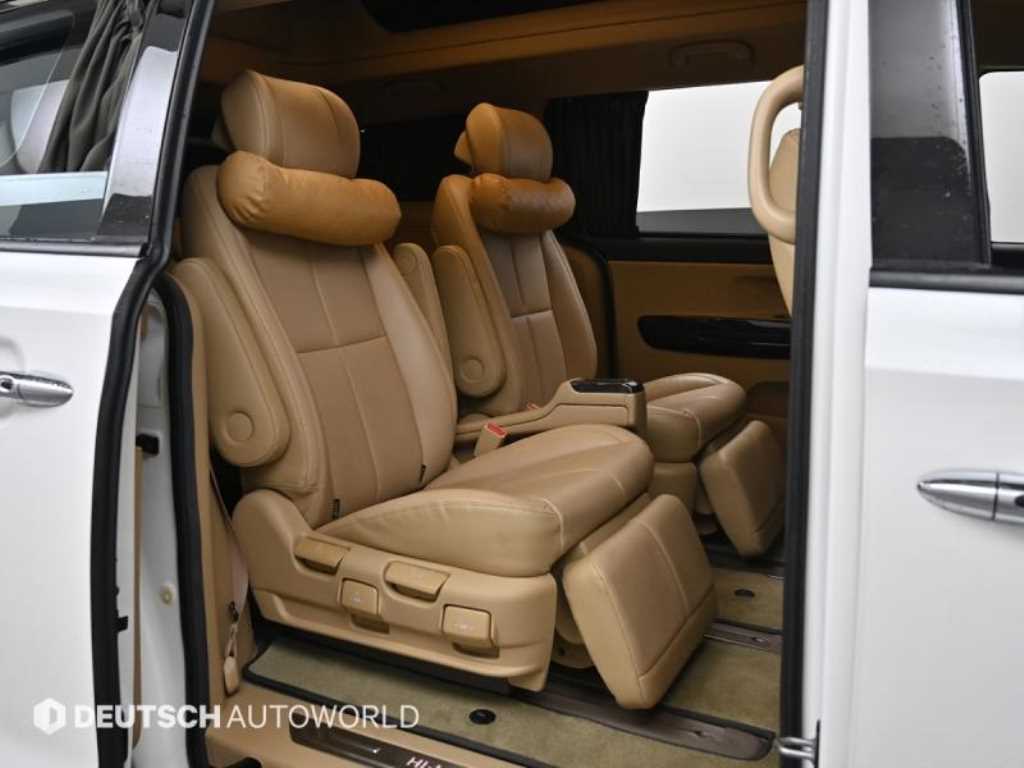 KIA Carnival - Vista 12