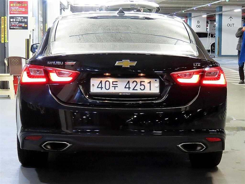 Chevrolet Malibu - Vista 5