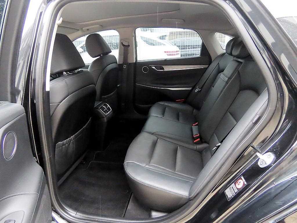 HYUNDAI Grandeur - Vista 6