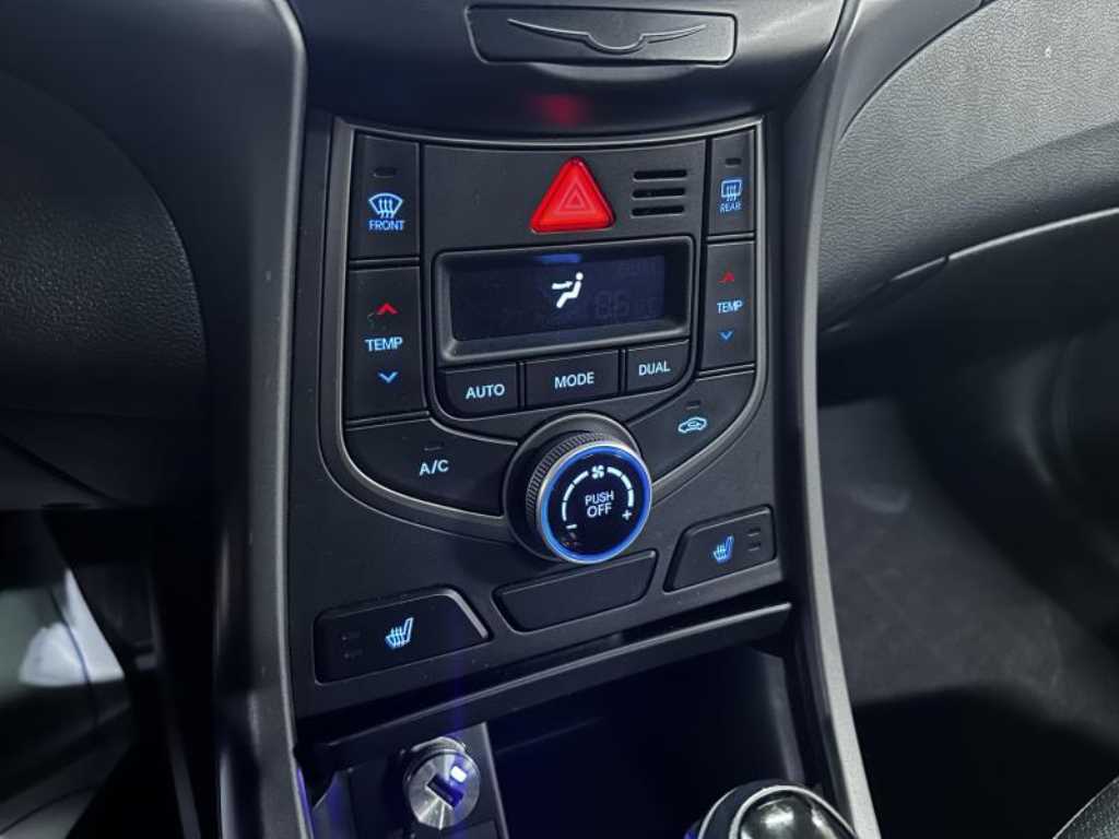 HYUNDAI Avante - Vista 8