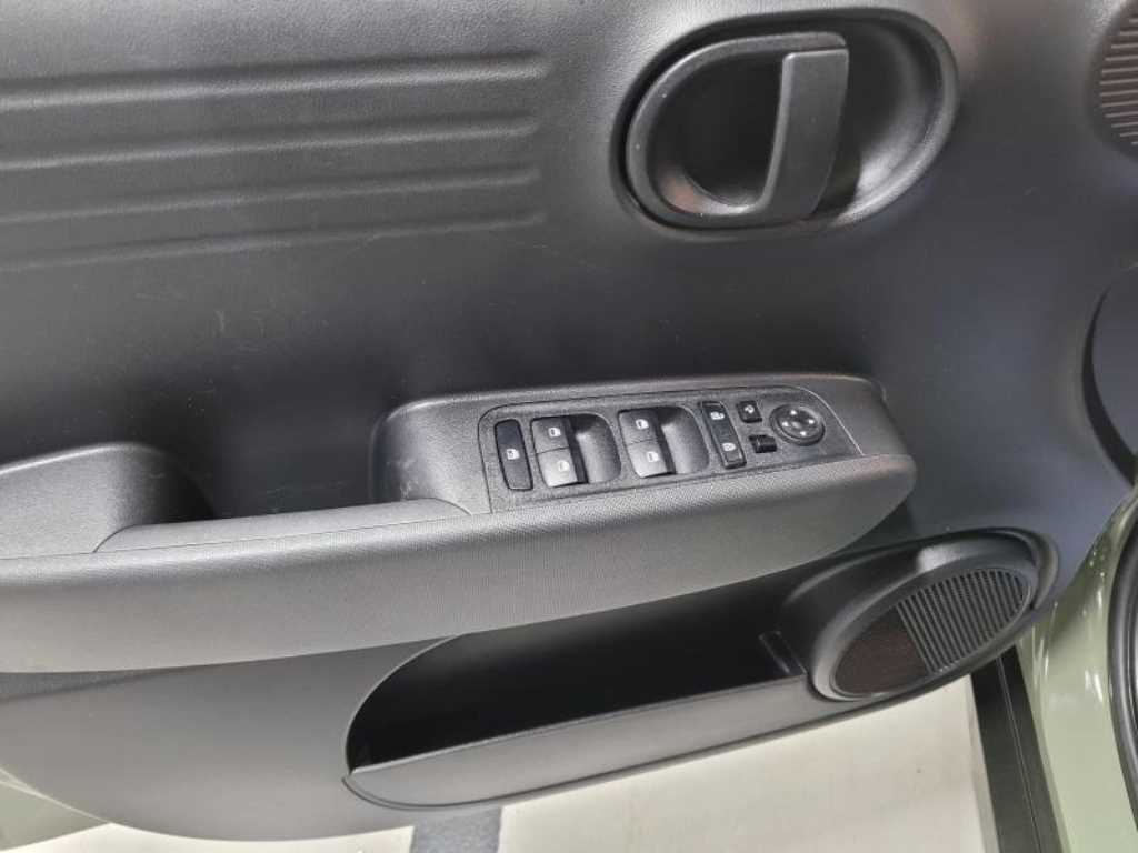 HYUNDAI Casper - Vista 12