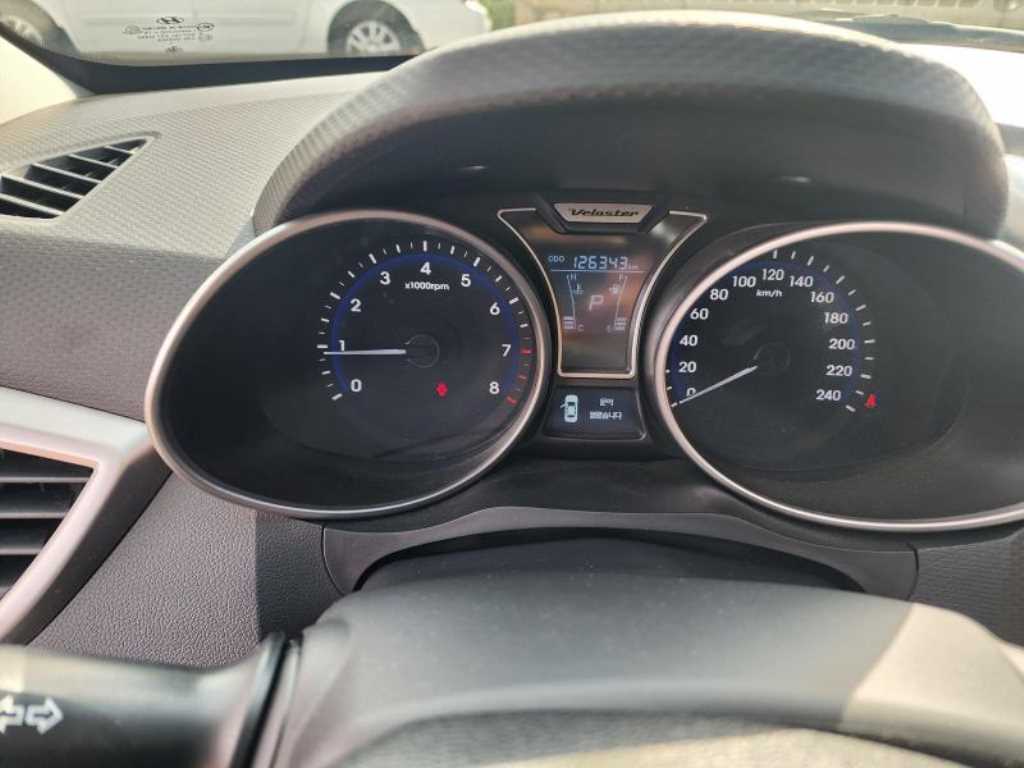 HYUNDAI Veloster - Vista 8