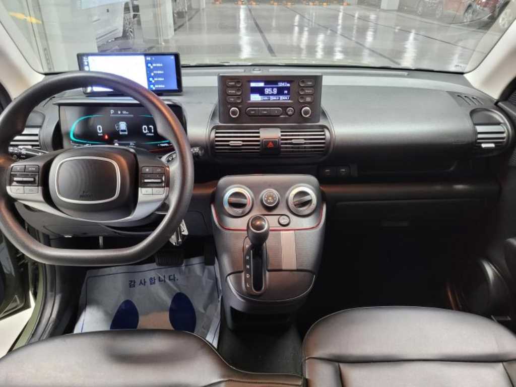 HYUNDAI Casper - Vista 8