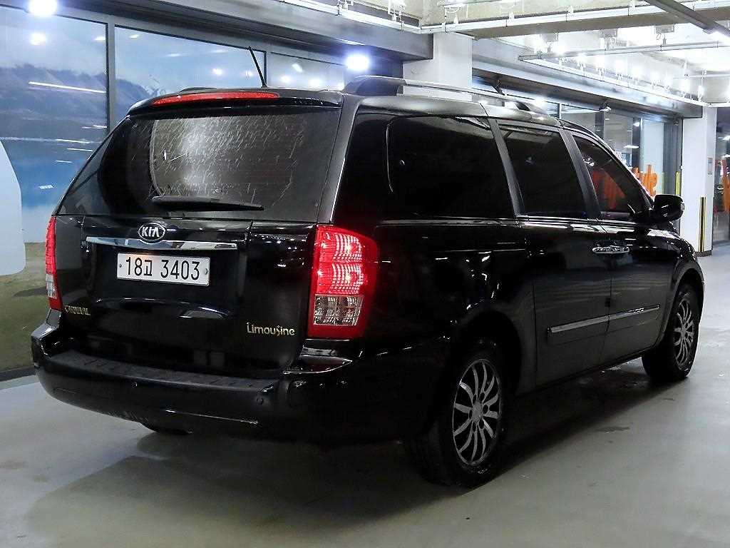 KIA Carnival - Vista 4