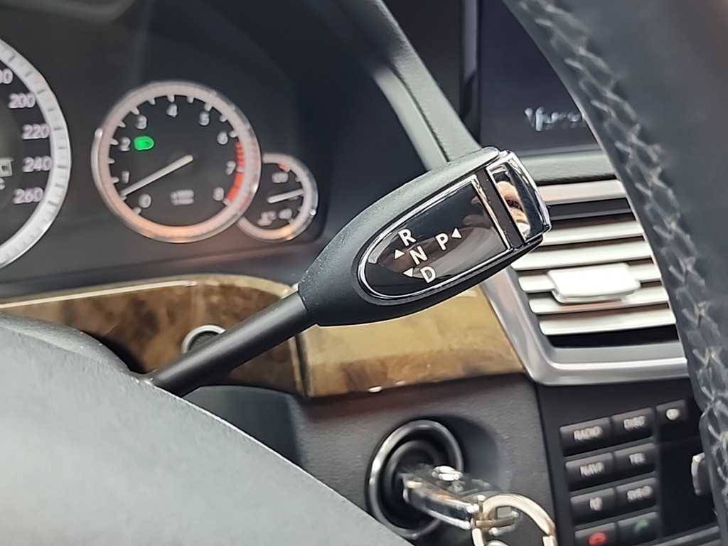 Mercedes Benz E class - Vista 8