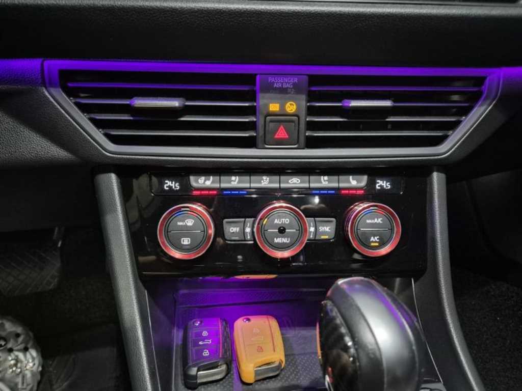 Volkswagen Jetta - Vista 11