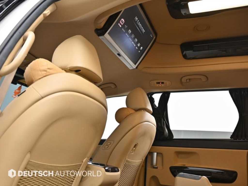 KIA Carnival - Vista 10