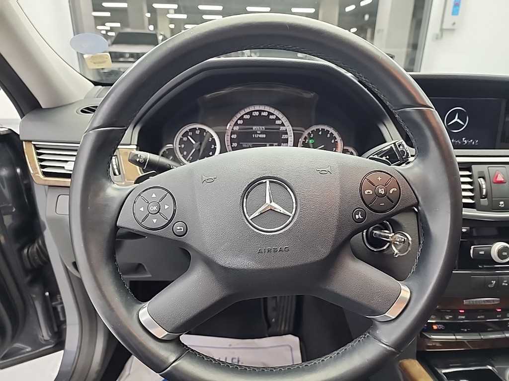 Mercedes Benz E class - Vista 9