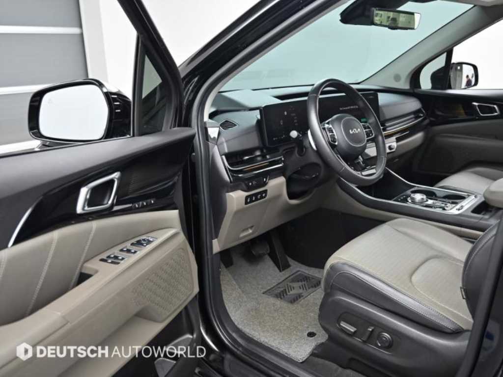 KIA Carnival - Vista 11