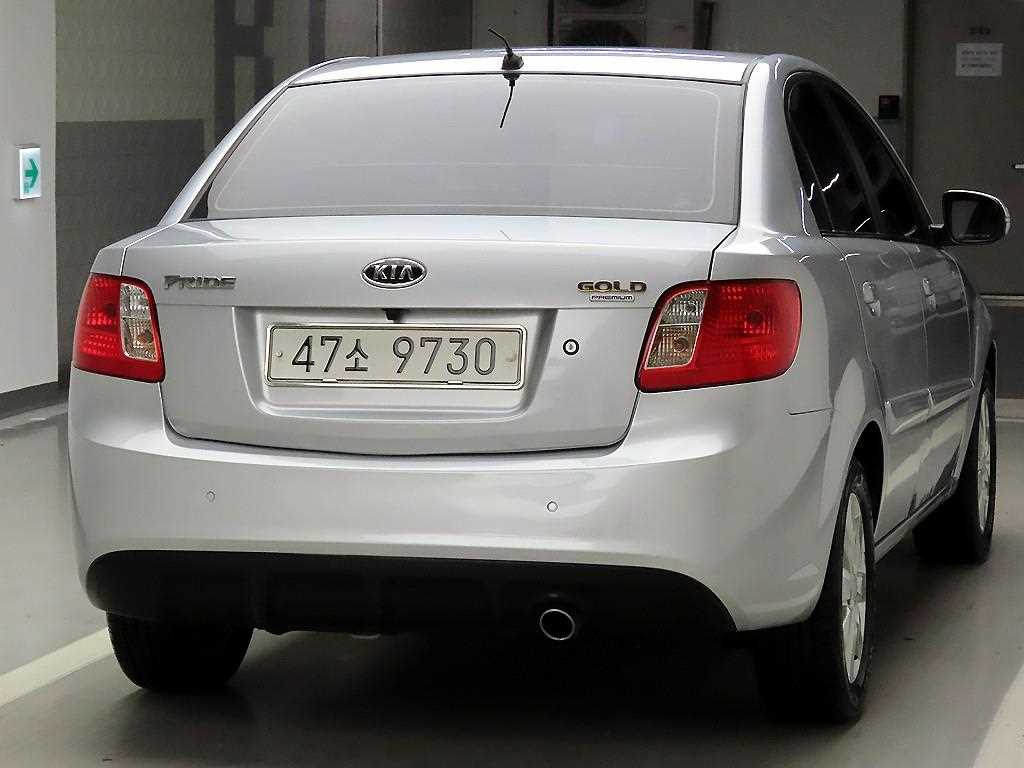 KIA Pride - Vista 4