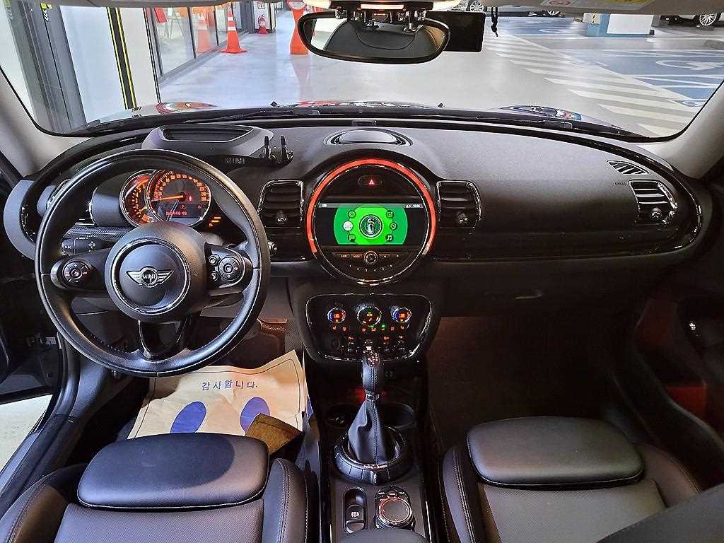 Mini Clubman - Vista 6