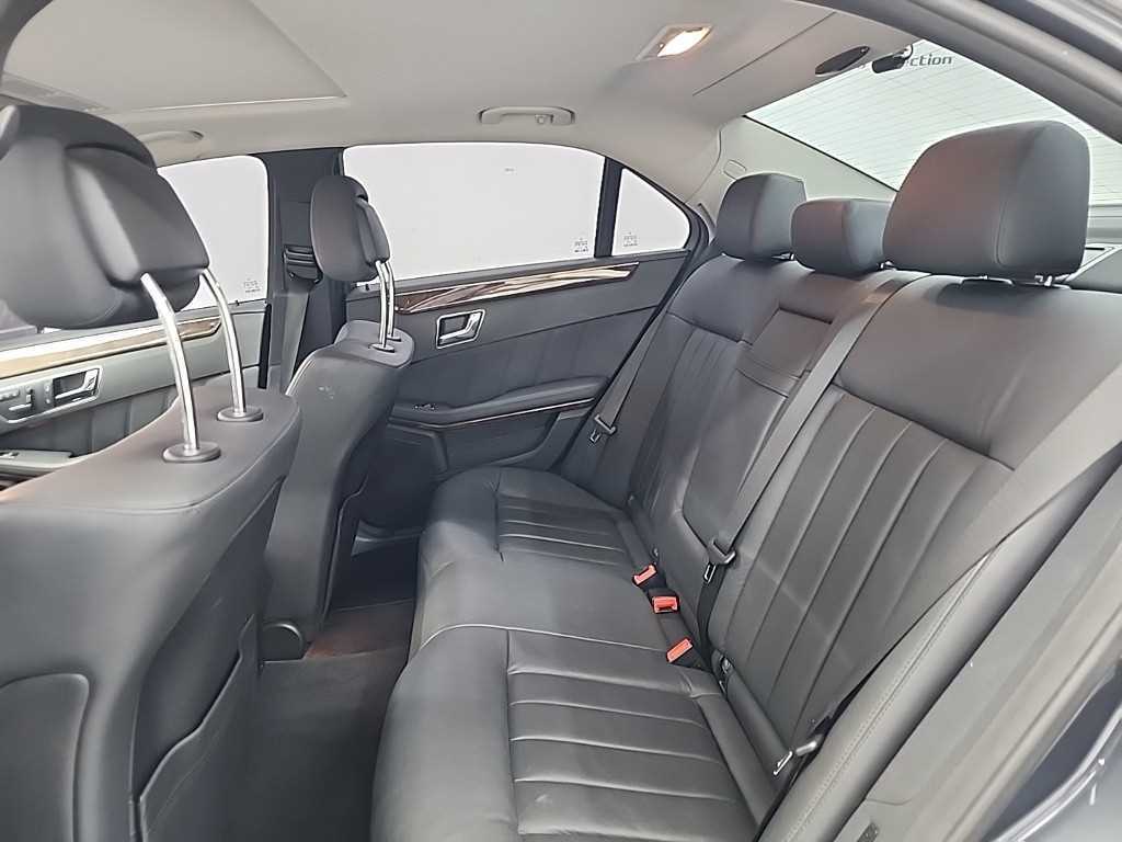 Mercedes Benz E class - Vista 12