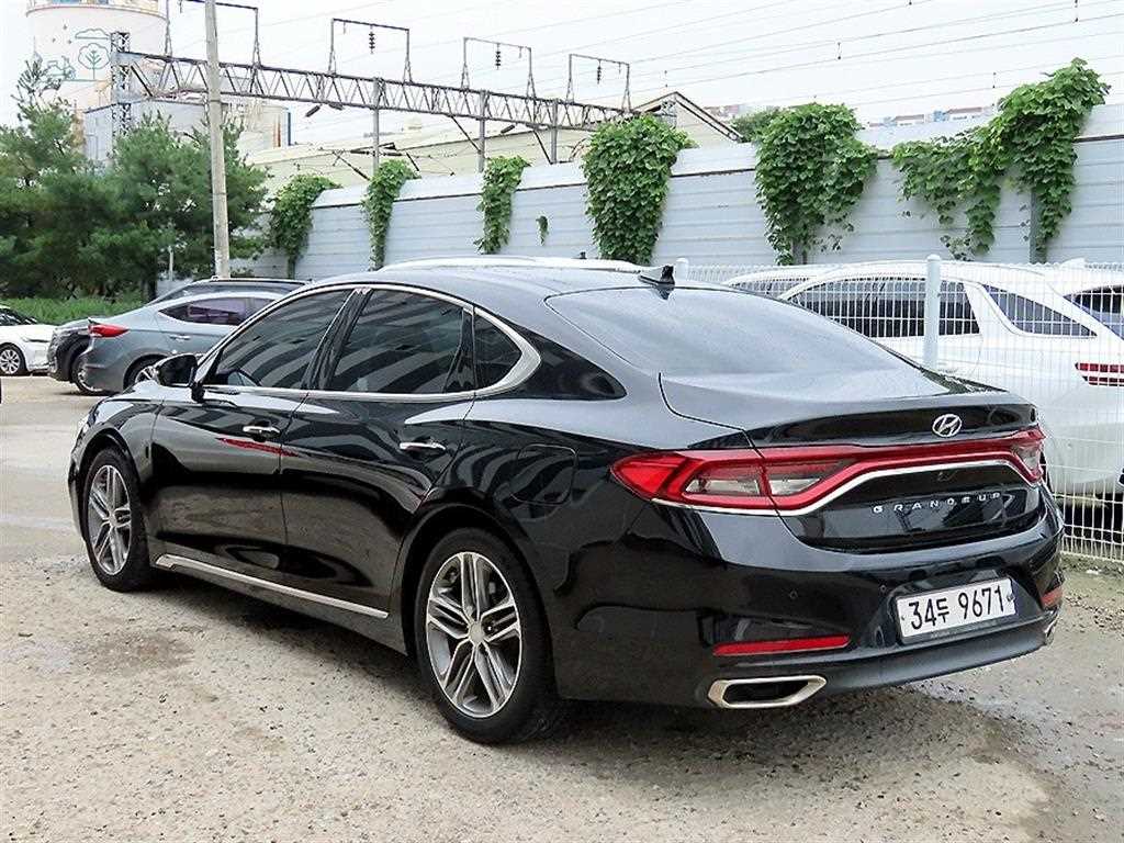 HYUNDAI Grandeur - Vista 3