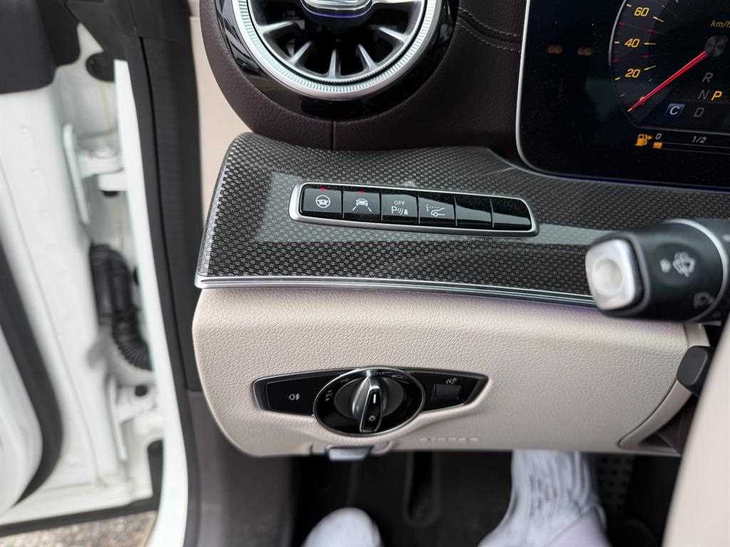 Mercedes Benz E class - Vista 6