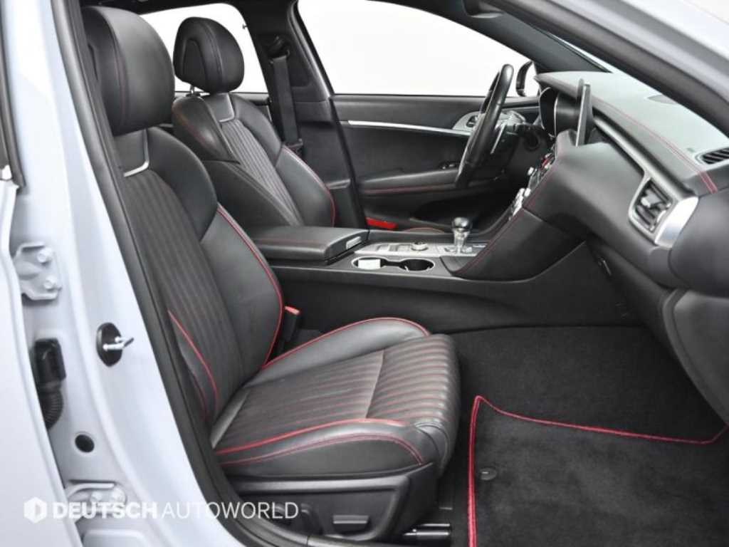 Genesis G70 - Vista 10