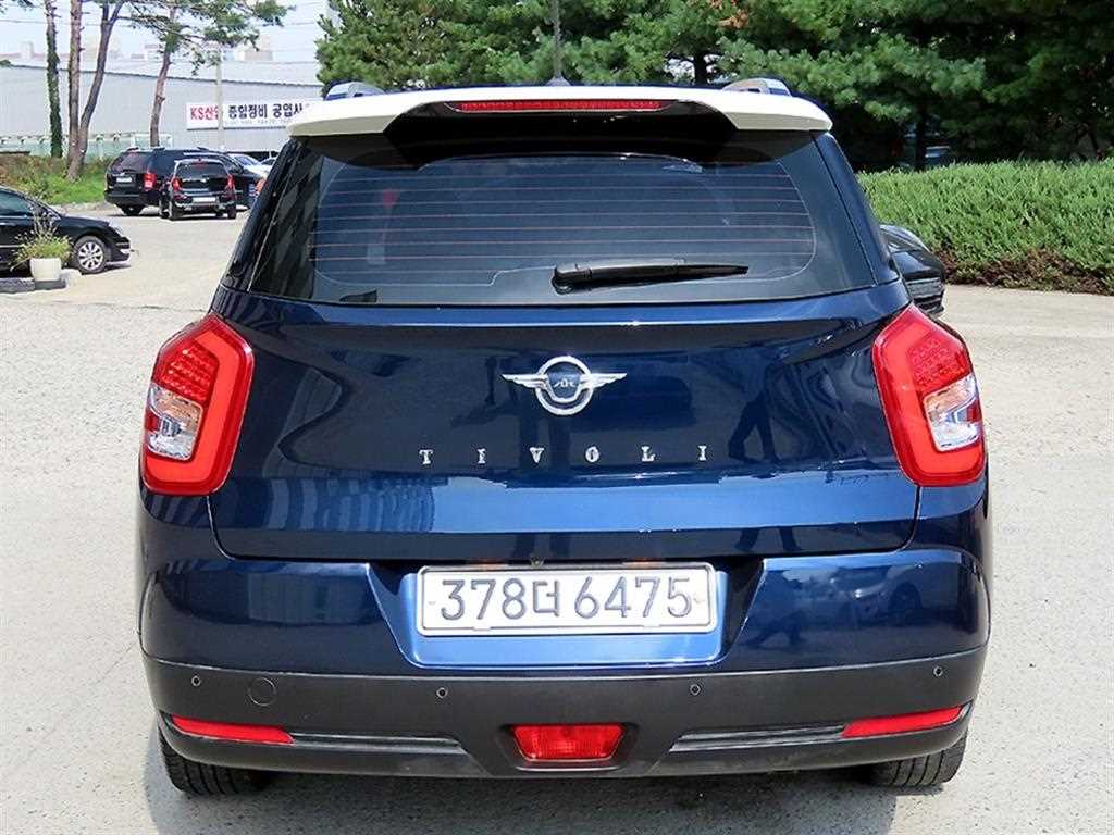 Ssangyong Tivoli - Vista 4