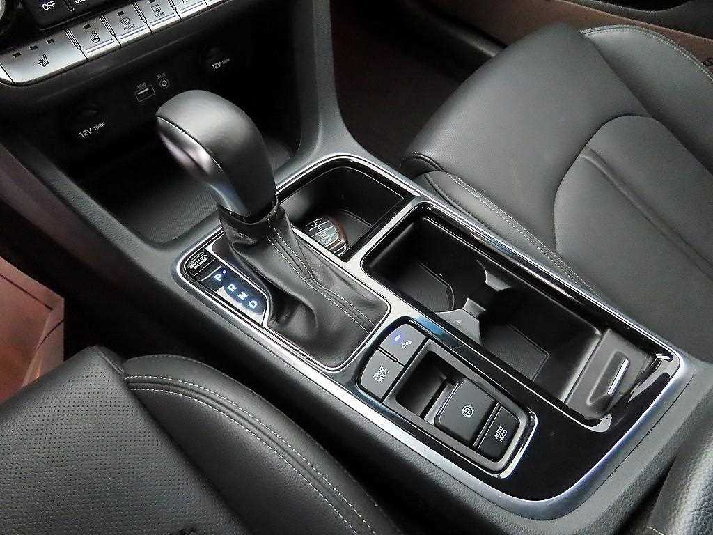 HYUNDAI Sonata - Vista 10