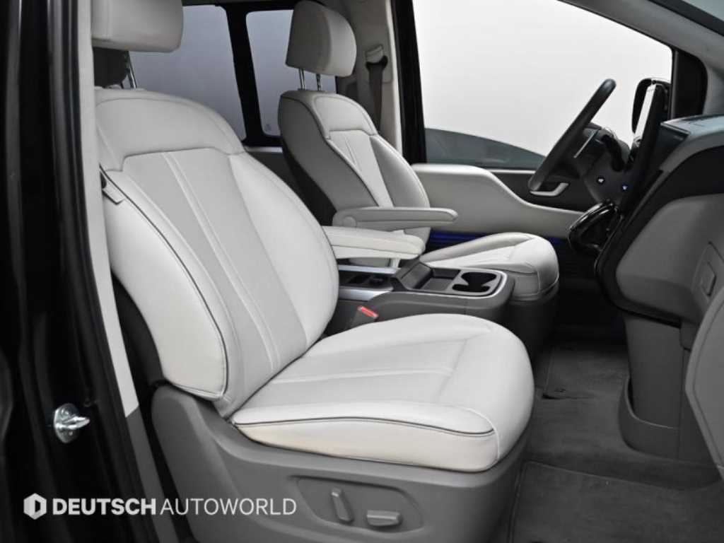 HYUNDAI Staria - Vista 10