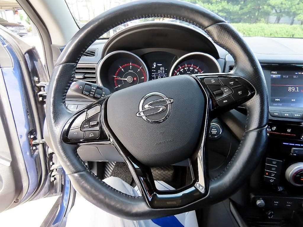 Ssangyong Tivoli - Vista 8