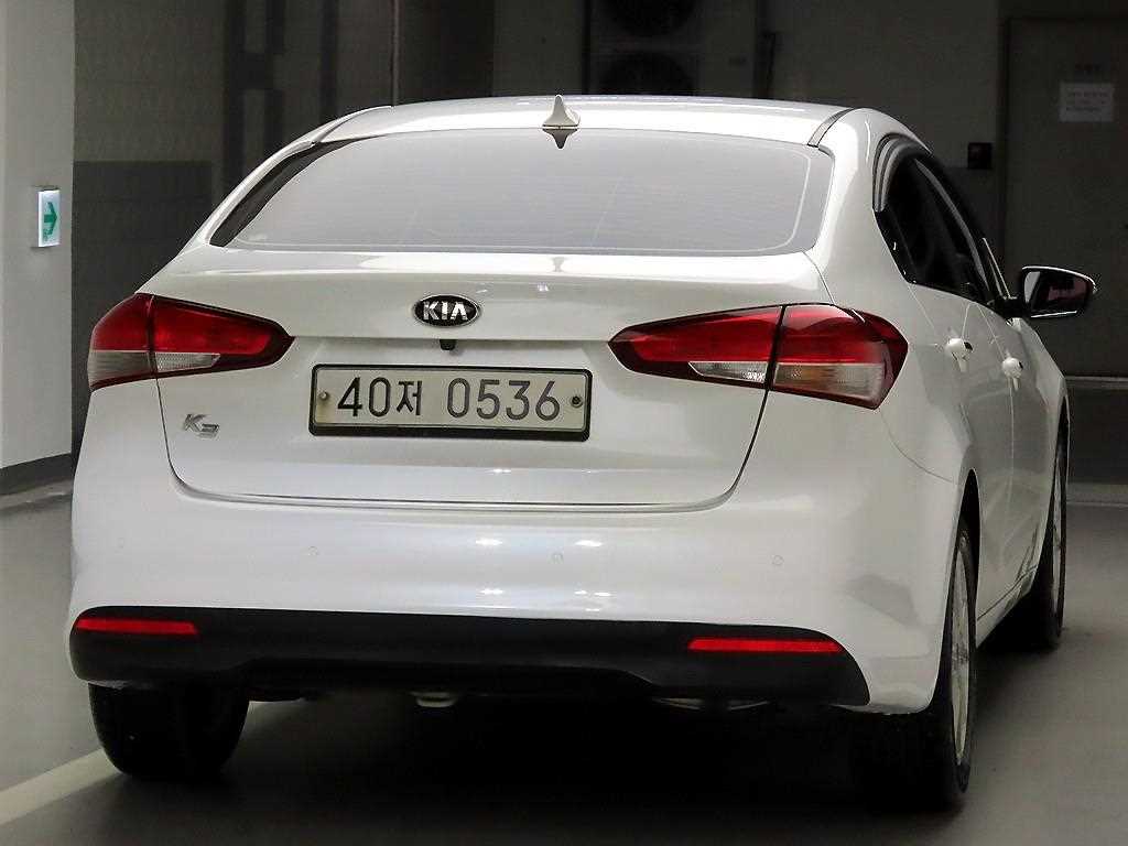 KIA K3 - Vista 4