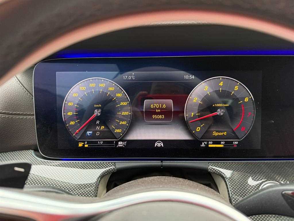 Mercedes Benz E class - Vista 5