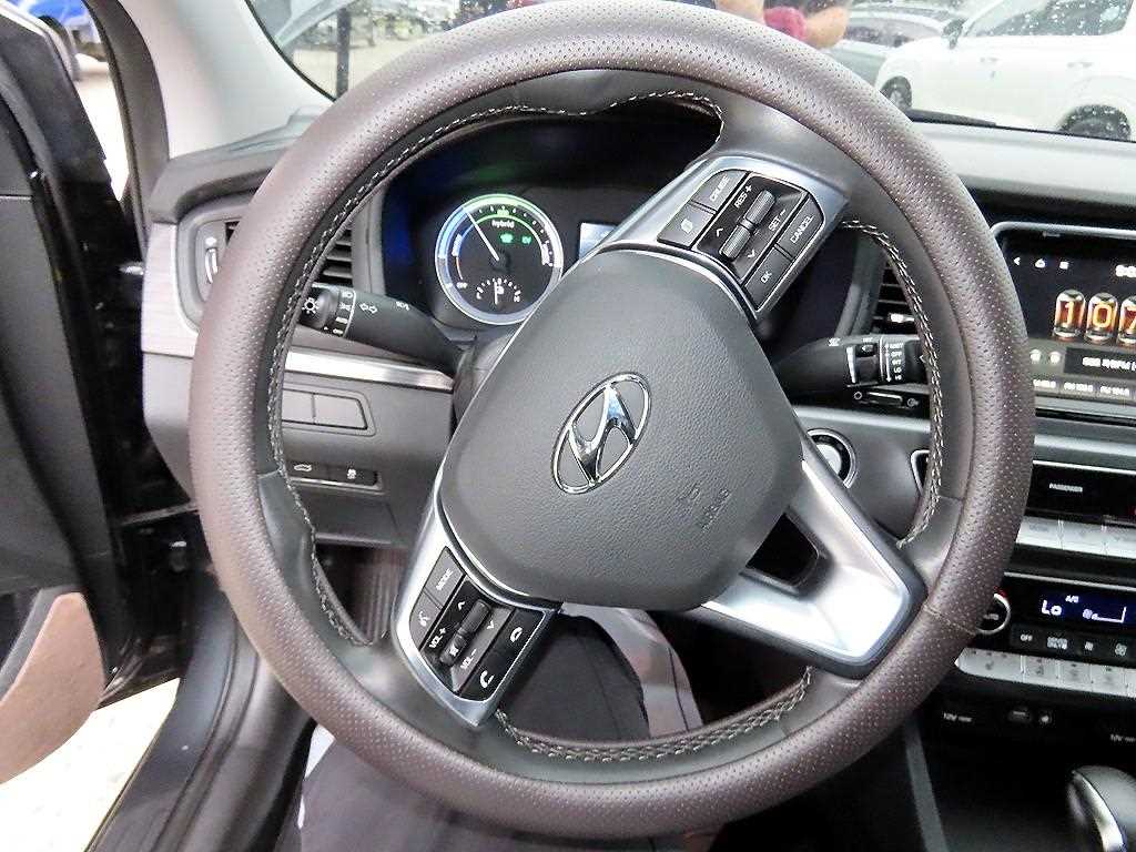 HYUNDAI Sonata - Vista 8