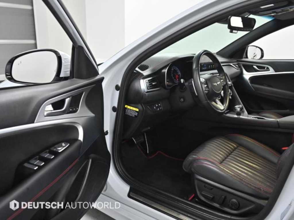 Genesis G70 - Vista 11