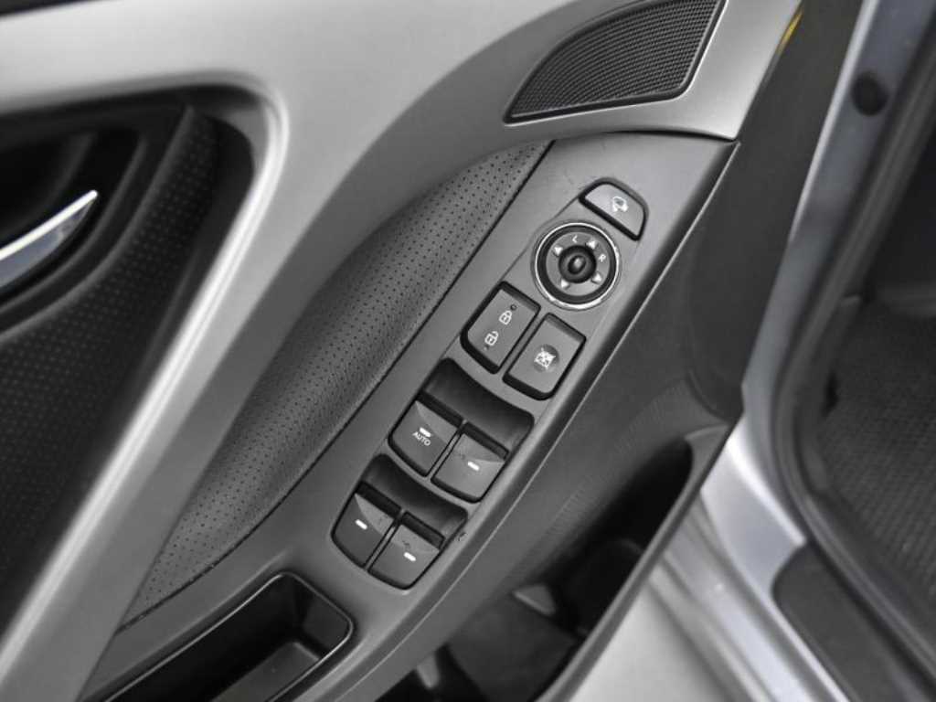 HYUNDAI Avante 2014 Gris - Importación desde Corea - HF Imports Iquique - Foto 19